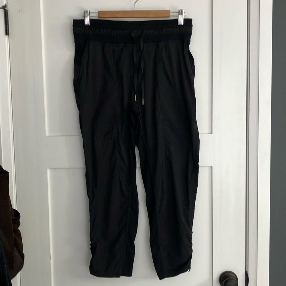 Lululemon Dance Studio Crop *25"